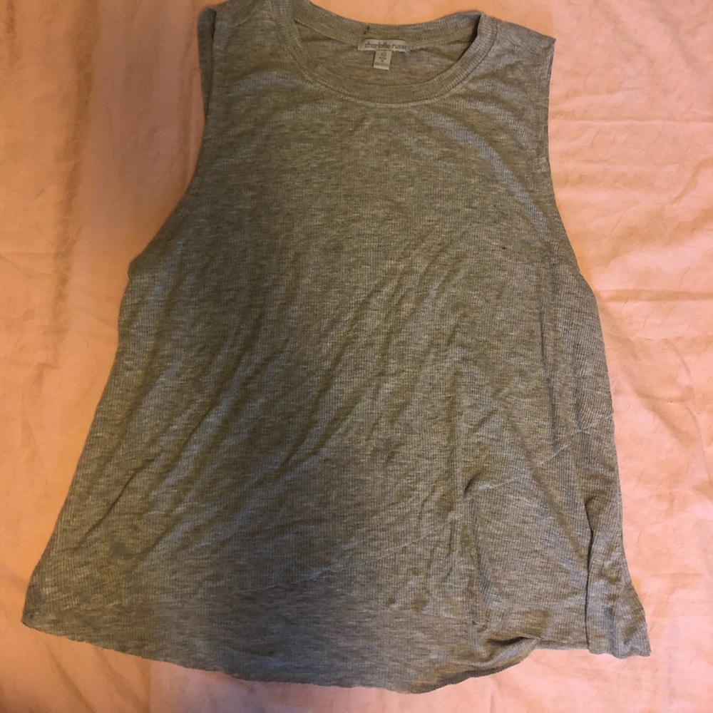 gray tank top